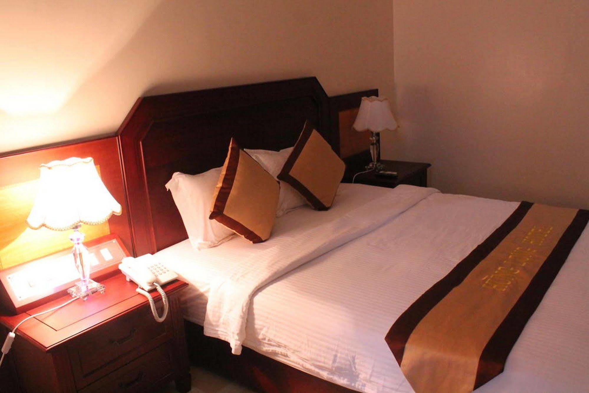 Hung Long Harbour Hotel Cat Ba Dong Khe Sau Eksteriør billede