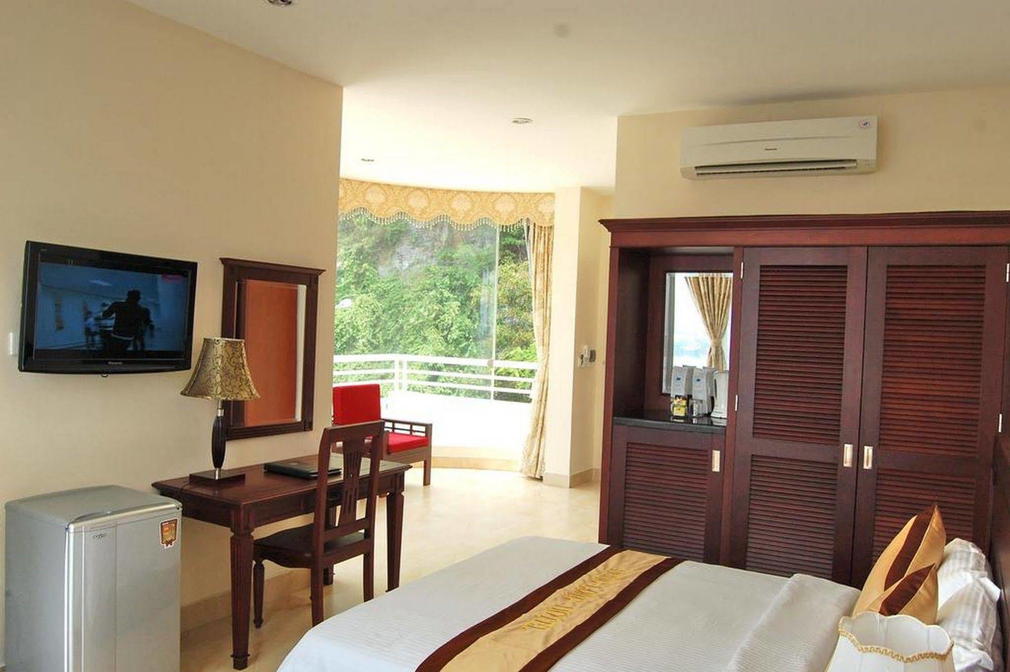 Hung Long Harbour Hotel Cat Ba Dong Khe Sau Eksteriør billede